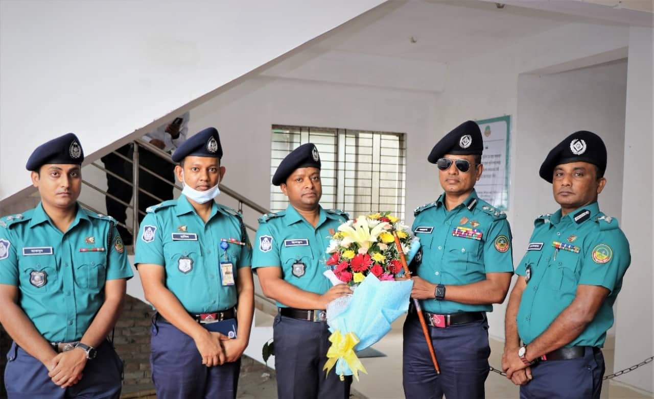 জিএমপির গাছা থানা পরিদর্শন করলেন নবনিযুক্ত পুলিশ কমিশনার মোল্লা নজরুল ইসলাম
