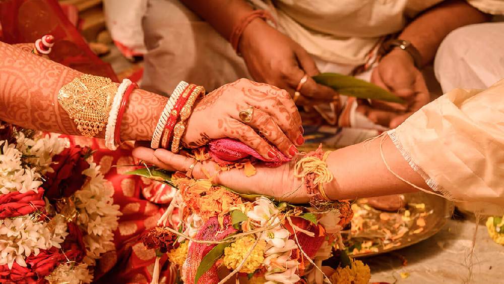 বান্ধবীর সাথে বান্ধবীর বিয়ে!