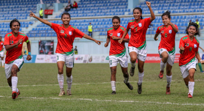 ভারতকে উড়িয়ে গ্রুপ সেরা বাংলাদেশ