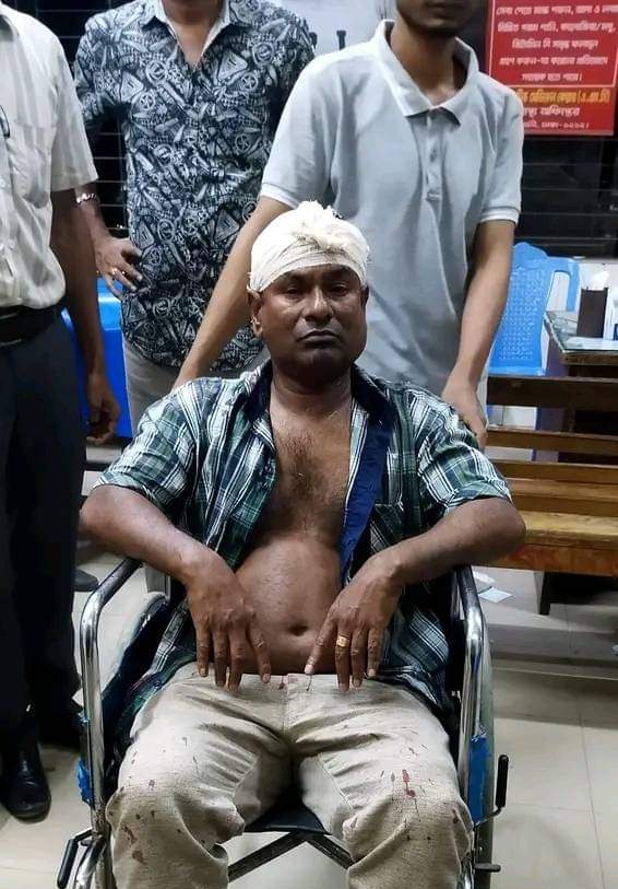 পটুয়াখালীতে সাংবাদিক সঞ্জয় দাস লিটুর উপর সন্ত্রাসী হামলা