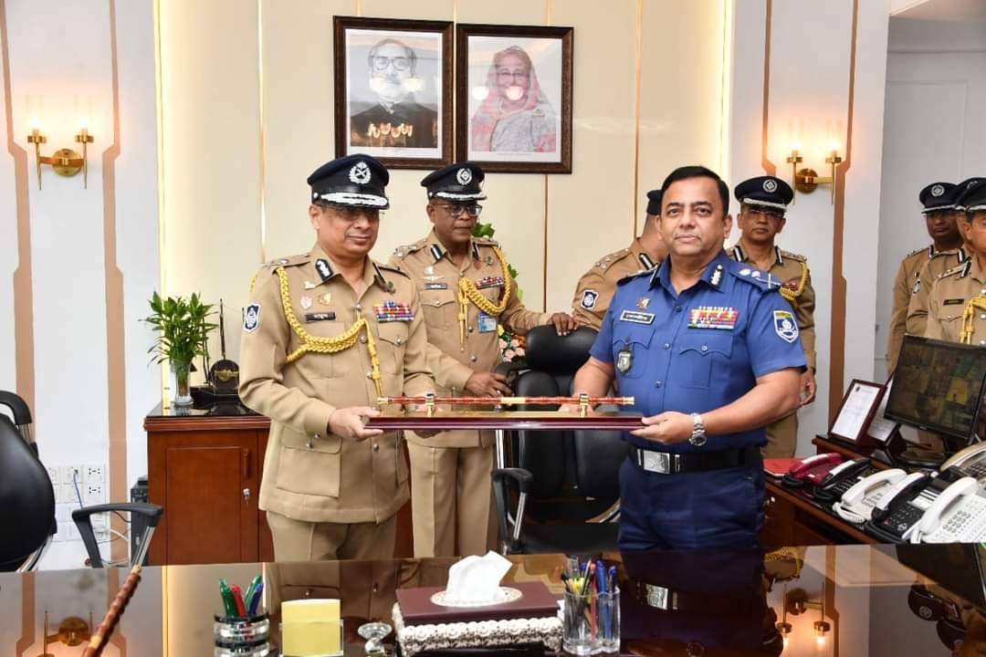 আইজিপির দায়িত্ব নিলেন জনাব চৌধুরী আবদুল্লাহ আল মামুন বিপিএম (বার), পিপিএম