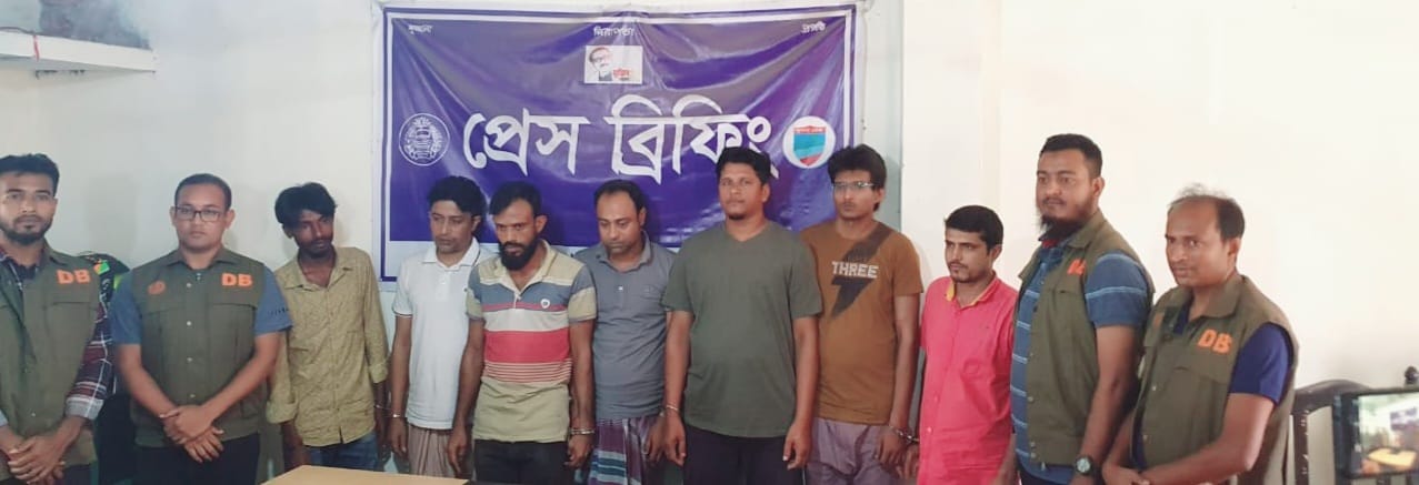 নওয়াপাড়া নৌবন্দরে জাহাজ থেকে লুট হওয়া ৮০ টন ভর্তুকির ডিএপি সার উদ্ধার