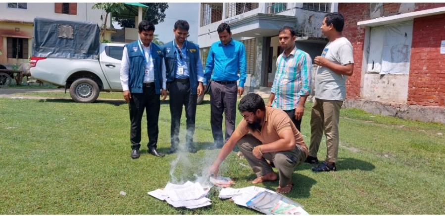 বাউফলে দুদকের অভিযান: কম্পিউটার ব্যবসায়িকে ১০ হাজার টাকা জরিমানা