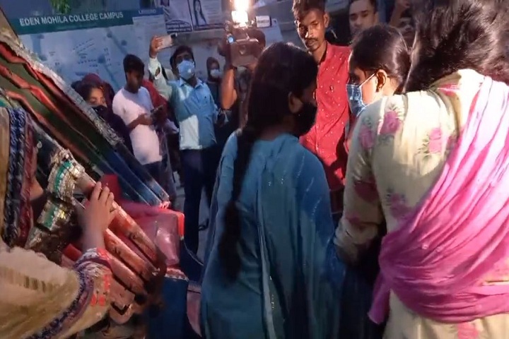 ইডেন ছাত্রলীগের দুই গ্রুপের সংঘর্ষ