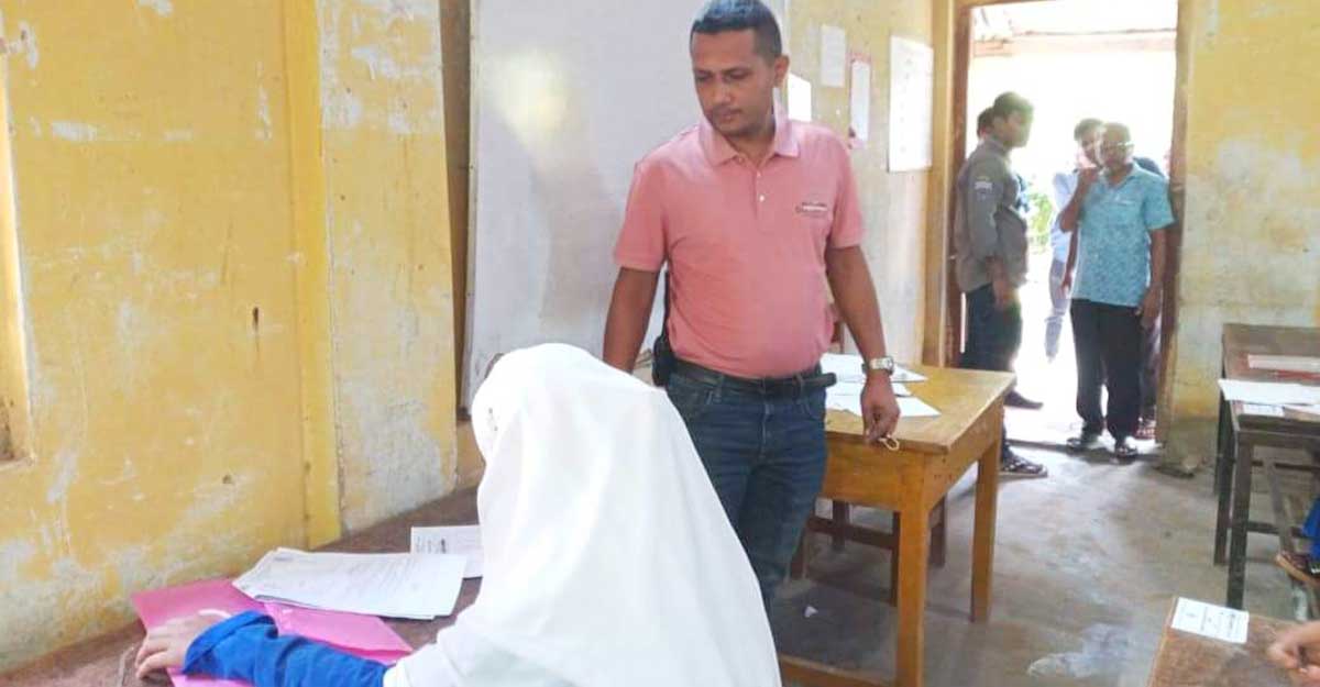 মায়ের লাশ রেখে পরীক্ষা দিল সুমাইয়া