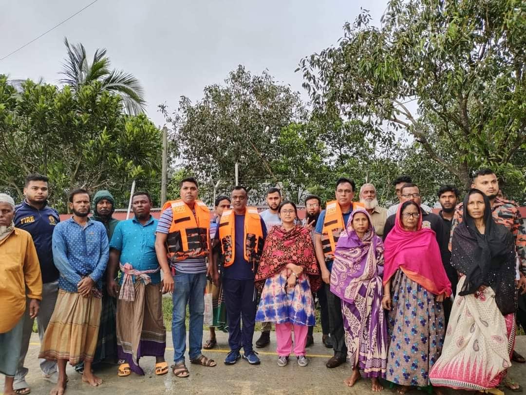 নিকলীতে ঘূর্ণিঝড়ের কবলে পড়া ১৩ জনকে উদ্ধার