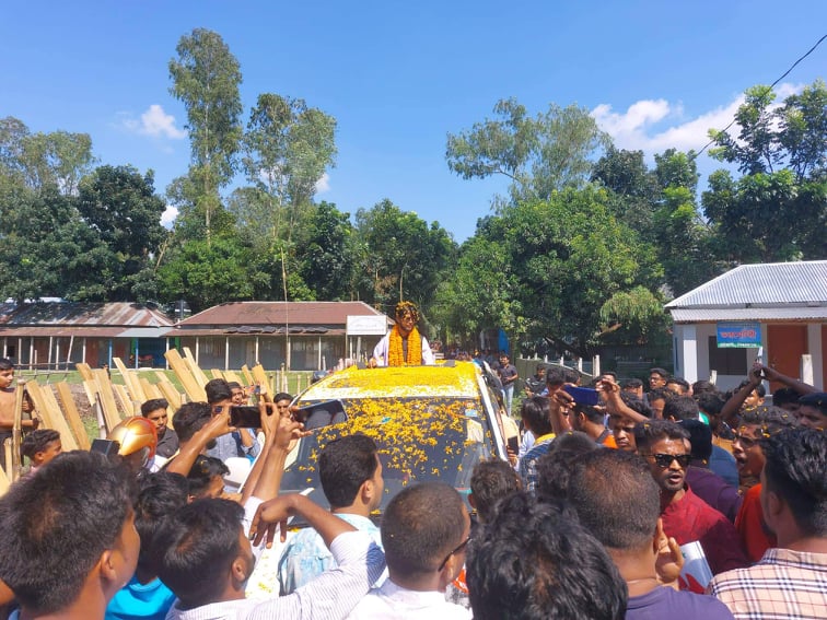 চৌহালীতে নেতা-কর্মীদের ভালোবাসায় সিক্ত  ছাত্রলীগ নেতা সোলাইমান