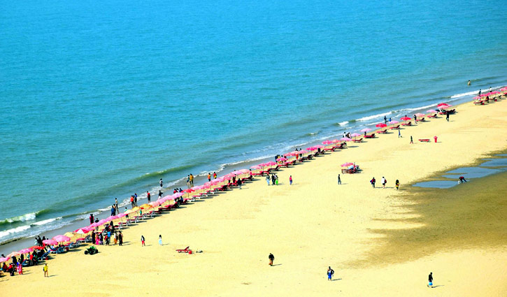 টানা ছুটিতে কক্সবাজারে পর্যটকের ঢল