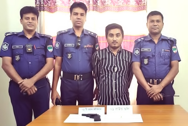 যশোরে ৯ মামলার আসামি চাঁদাবাজ ট্যাটো সুমন অস্ত্রগুলিসহ গ্রেফতার