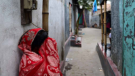 বিয়ের ৫ মাস পর স্ত্রীকে পতিতালয়ে বিক্রি!