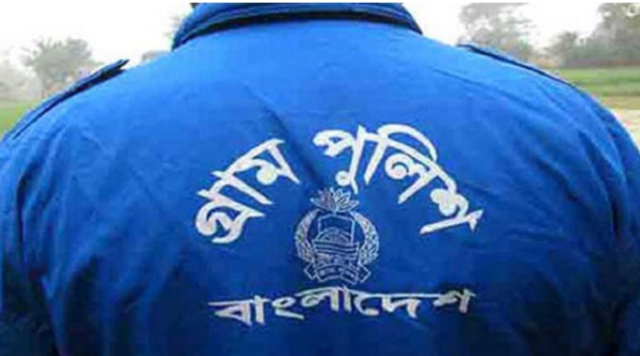 বাউফলে গ্রাম পুলিশদের জন্য নিম্মমানের সরঞ্জাম সরবরাহ