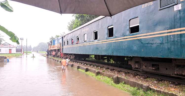 চট্টগ্রামের সঙ্গে সারা দেশের ট্রেন যোগাযোগ বন্ধ