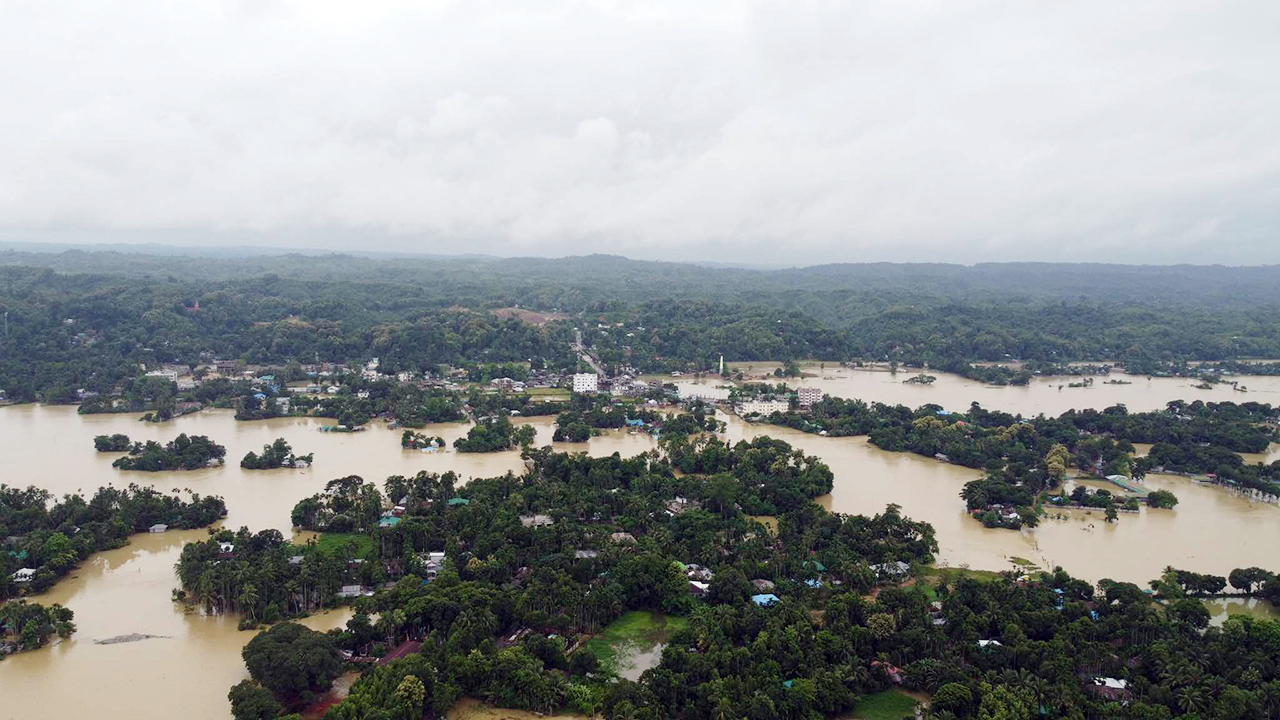 বন্যায় ৪৯ লাখের বেশি মানুষ ক্ষতিগ্রস্ত, মারা গেছেন ১৮ জন