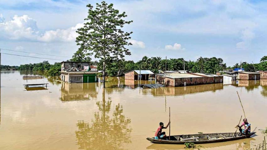 ভয়াবহ বন্যার পানিতে  ভাসছে ১৩ জেলা