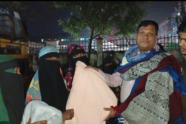 এডভোকেট সরোয়ার হোসাইন লাভলুর জন্মদিনে শীতার্তদের মাঝে কম্বল বিতরণ