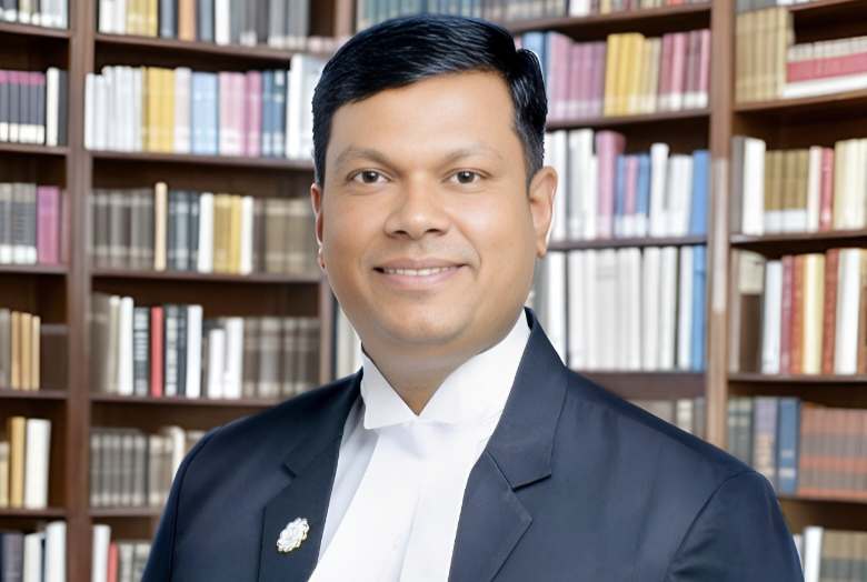 ছাত্র সংগঠনের নেতৃত্ব: বয়স নাকি মেধা?